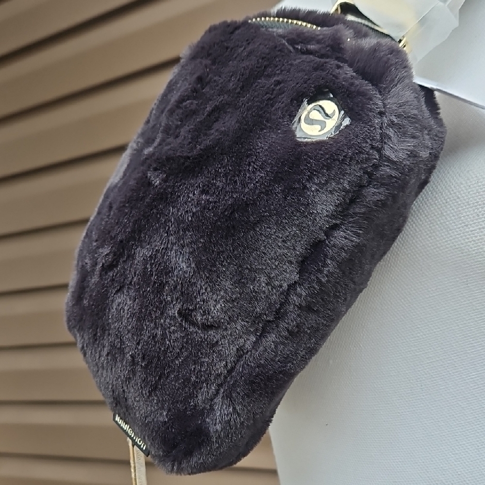 LULULEMON PLUSH FLEECE BELT BAG - Picture 8 of 14